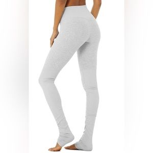 Alo Soft Yoga High Waisted leggings in Size Small